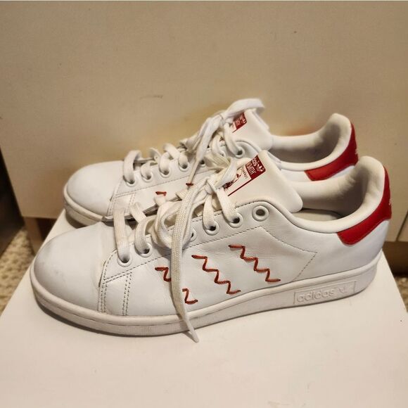 Adidas Stan Smith "Red Squiggly" White/Red Leather Sneakers Womans Sz.9 Ret.$150 - Picture 2 of 13